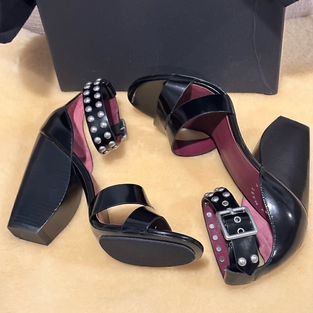 Marc Jacobs Women’s Stud Strap Half Moon Hight Heel black leather sandal US 7,5 - Picture 7 of 14